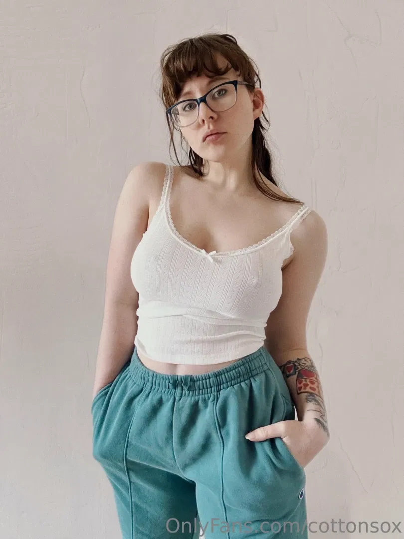 💋 Alice CottonSox ( cottonsox ) OnlyFans leaked photo 18586694 on ...