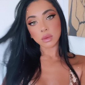 💋 Desiree 🖤 #1 BRUNETTE SEXY ON ONLYFANS! ( babydezxx ) OnlyFans ...