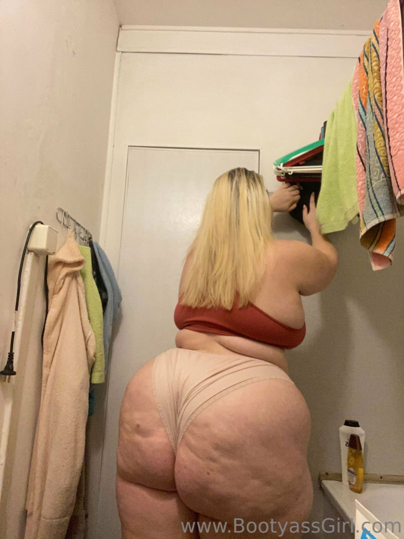 Another leaked photo of Bootyassgirl