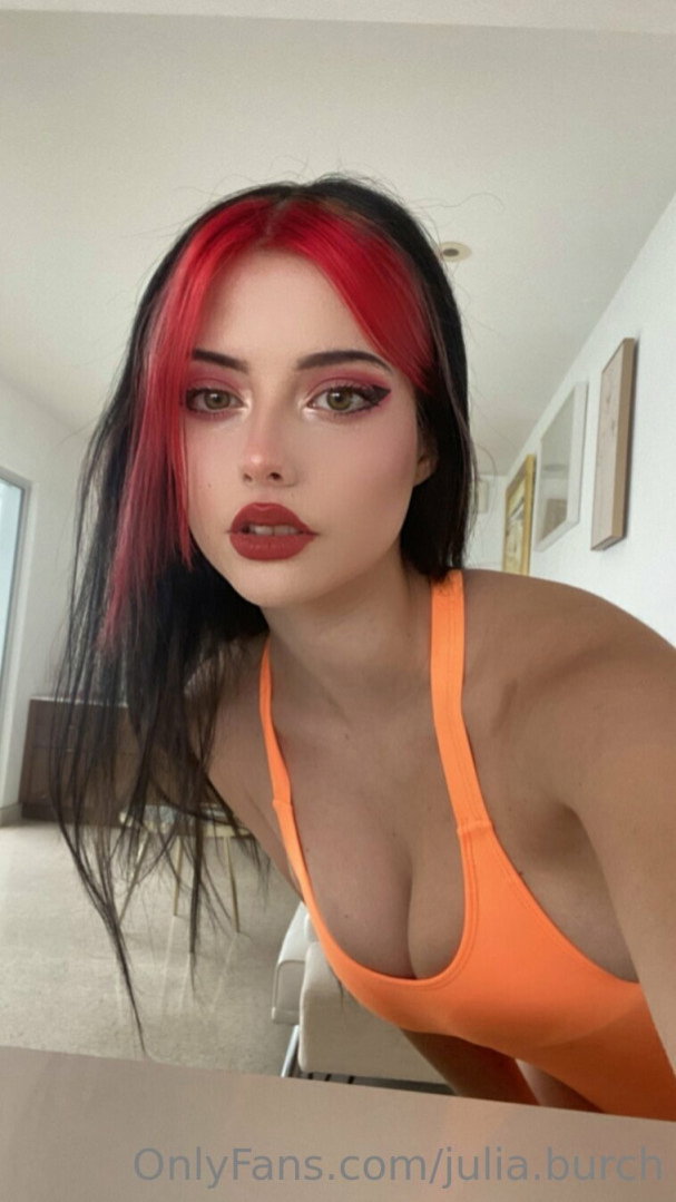julia.burch