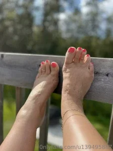 foot-mistress-miss-b