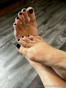 foot-mistress-miss-b
