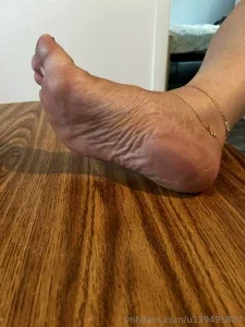 foot-mistress-miss-b