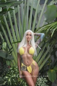 holylovesmolly