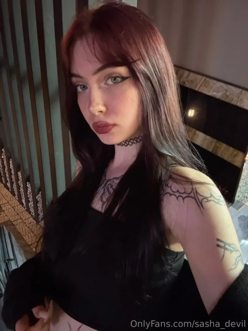 Sasha Devil provocativeSasha Devil alluringSasha Devil's appeal