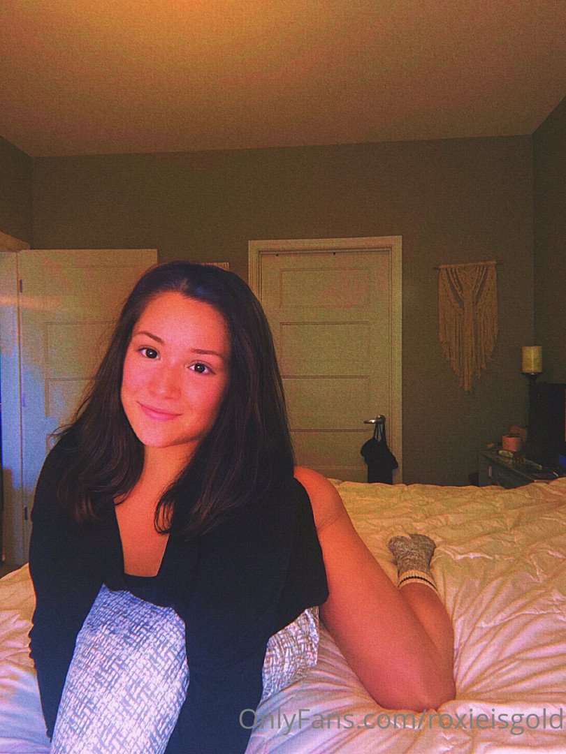 💋 Roxie 🎀 ( roxieisgold ) OnlyFans leaked photo 2835579 on Leakedzone