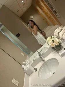 saragoldglitter