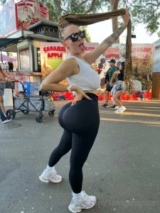 saragoldglitter