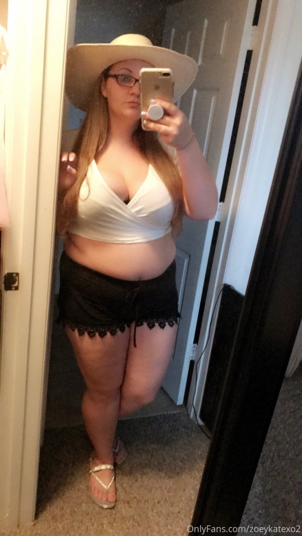 💋 BIG BOOBS FREE NUDES ( zoeykatexo2 ) OnlyFans leaked photo ...