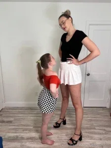 blondifeet