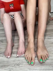 blondifeet