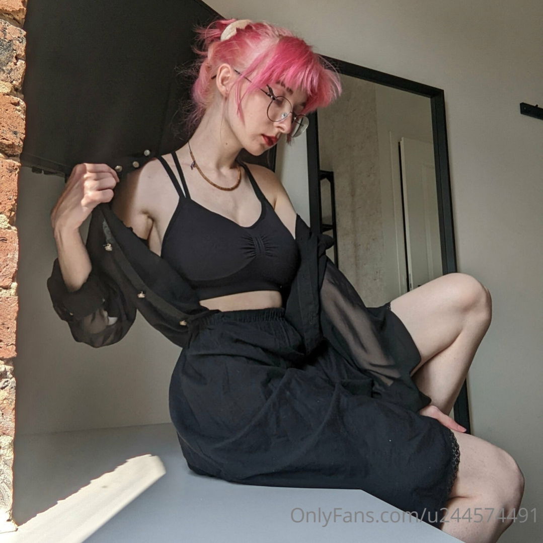 Her allureHer magnetism undeniableirresistible