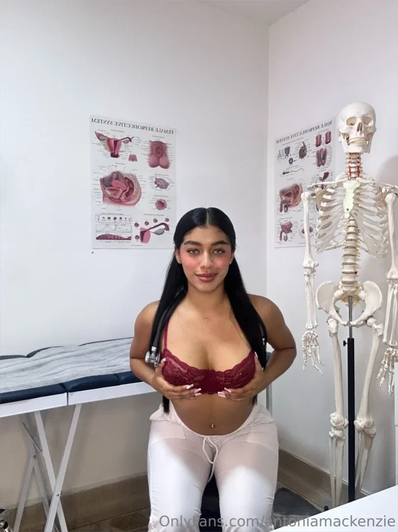 antoniamackenzie