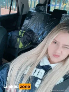 💋 Baby caroline 🍭 ( babycaroofficial ) model OnlyFans on Leakedzone