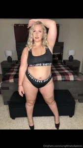 thatcurvyblonde
