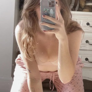 💋 Hollie FY Gold 👑 ( holliefyy ) OnlyFans leaked video 7538701 ...