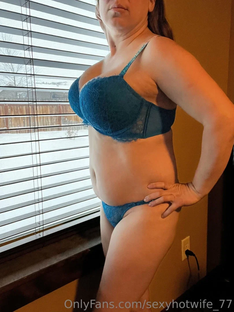 sexyhotwife_77