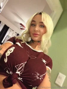 ashleywolfx