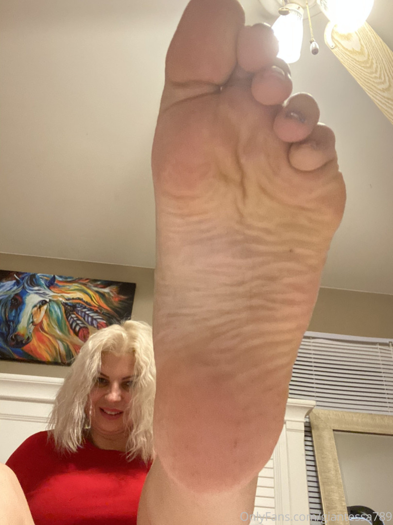 💋 giantessa789 ( giantessa789 ) OnlyFans leaked photo 11294265 on  Leakedzone