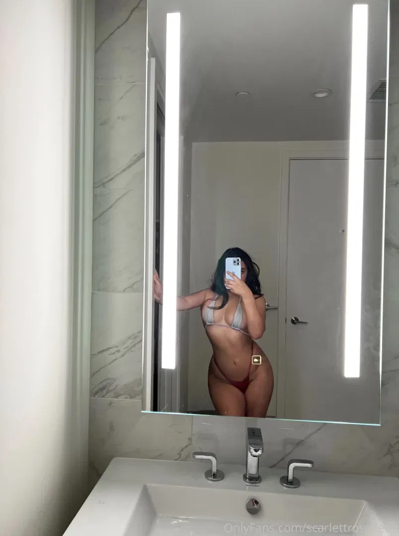 Alyshalopez18 revealing a bare chest