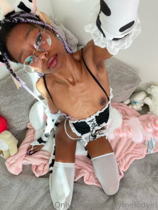 💋 Mel ♡ ( mymelodyirl ) model OnlyFans on Leakedzone