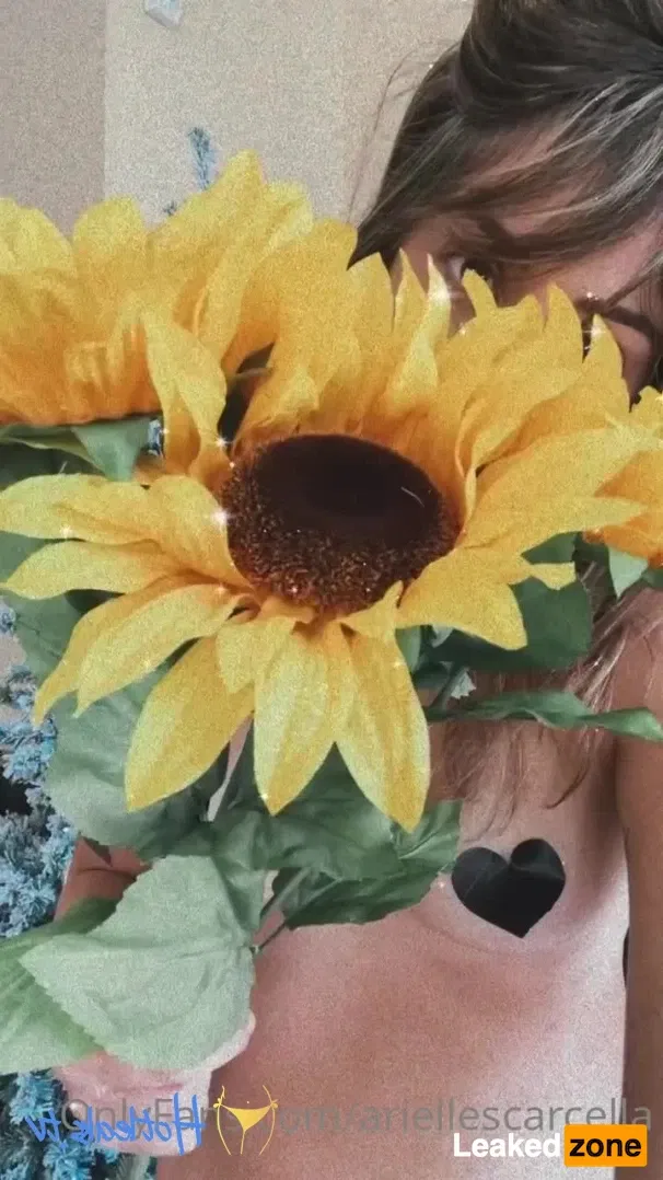 💋 Arielle Scarcella ( ariellescarcella ) OnlyFans leaked video ...