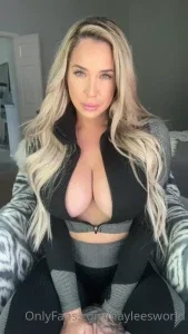 💋 hayleesworld OnlyFans leaked video 15286632 on Leakedzone