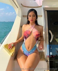 onlylalatheislandgal