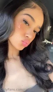 onlylalatheislandgal