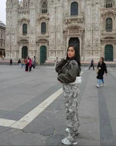 onlylalatheislandgal