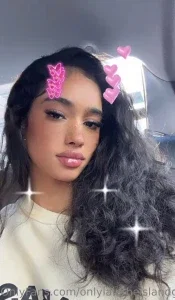 onlylalatheislandgal