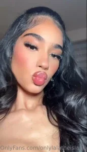 onlylalatheislandgal