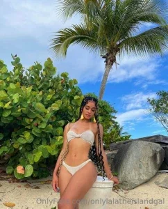 onlylalatheislandgal