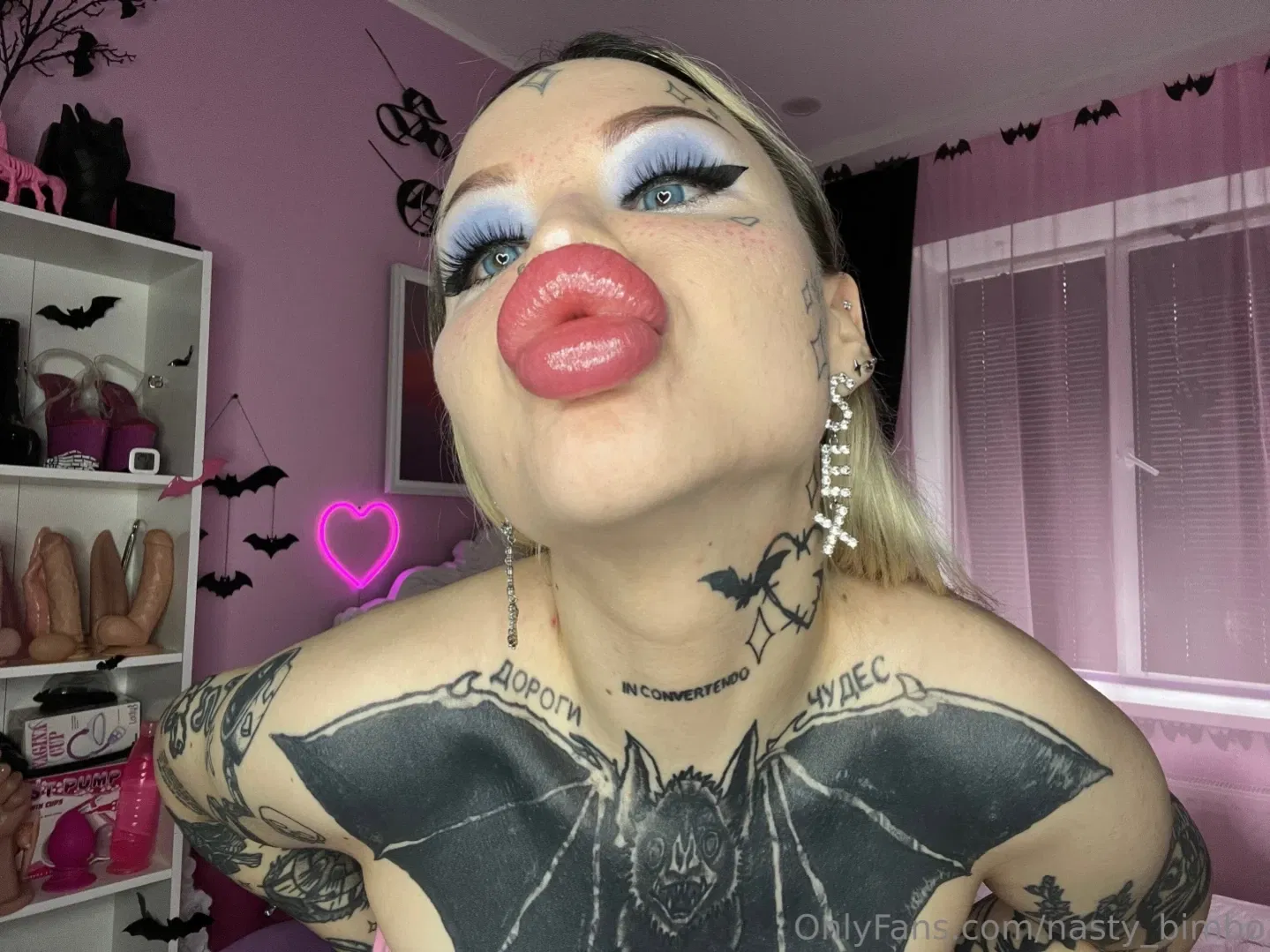 hot bimbo's private moments