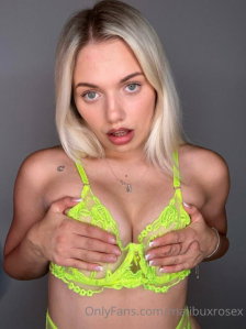 💋 Rose🌹 ( wegfiiqvfvifiw ) OnlyFans leaked photo 12523882 on ...