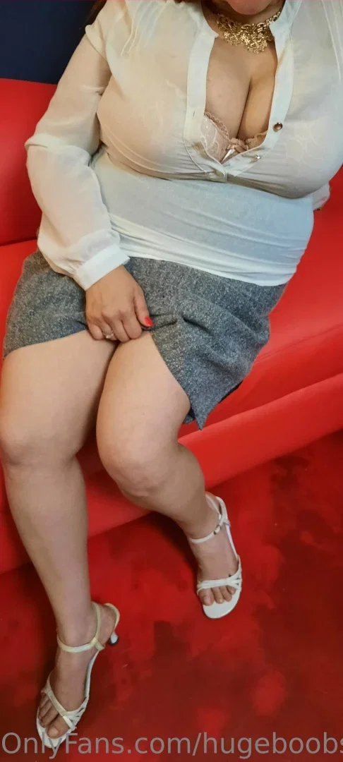 hugeboobswife