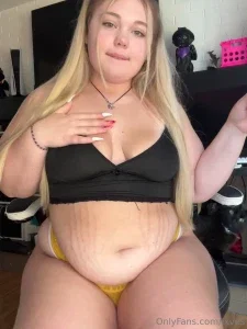 💋 LXVES🩷 Your favorite chubby girl 🏆 ( lxves ) OnlyFans leaked ...