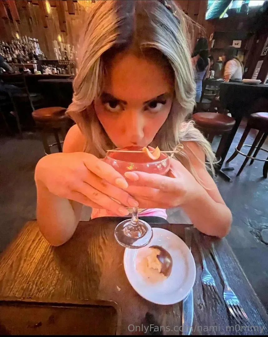 Nami Mommy's seductive form