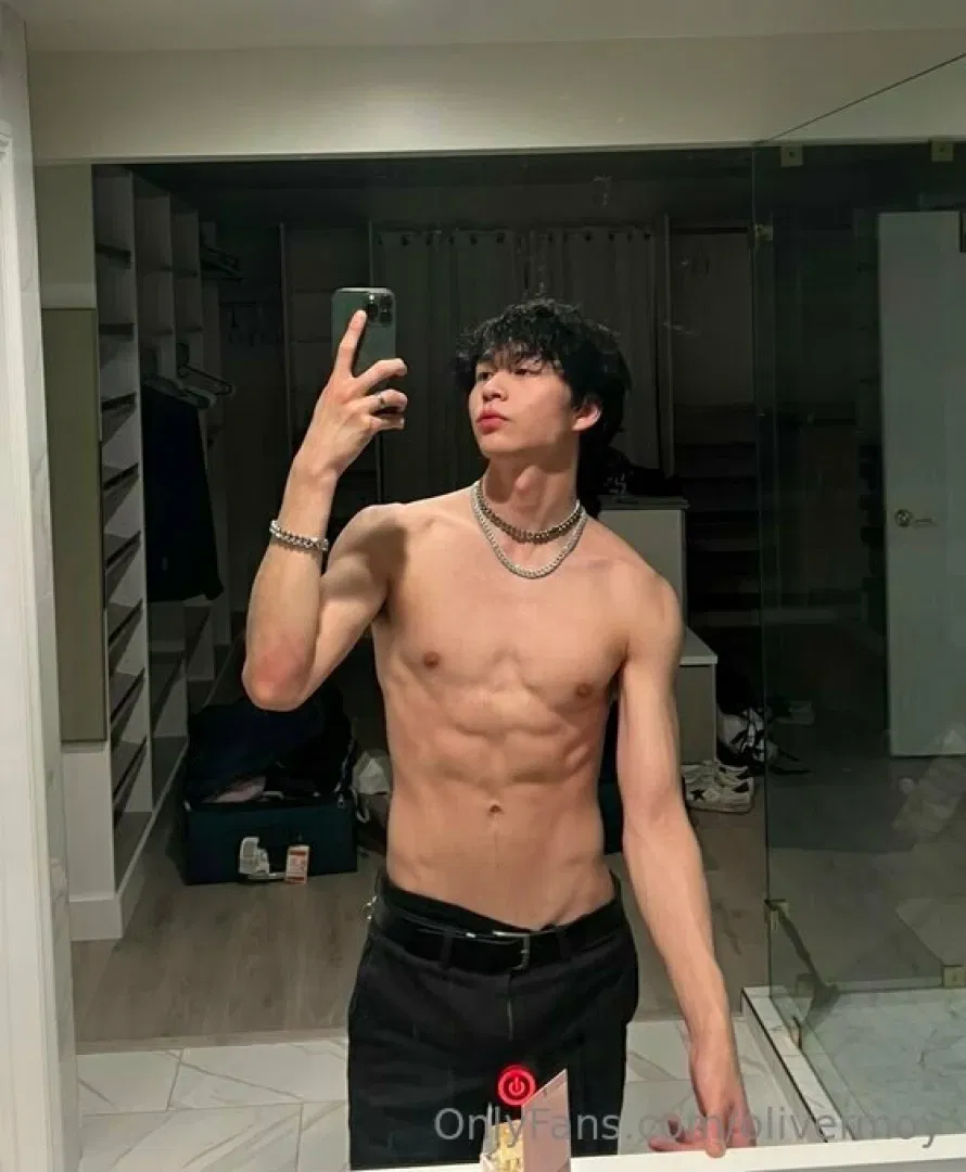 Oliver moy leaked nudes