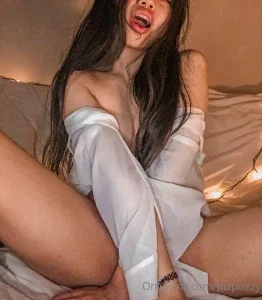 PJ ( pizpizzzy ) OnlyFans Hot Photos