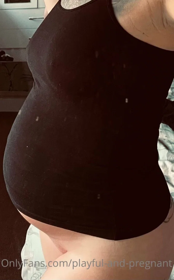 playful-and-pregnant