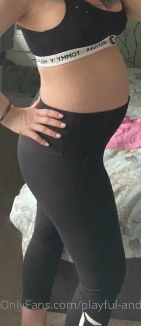 playful-and-pregnant