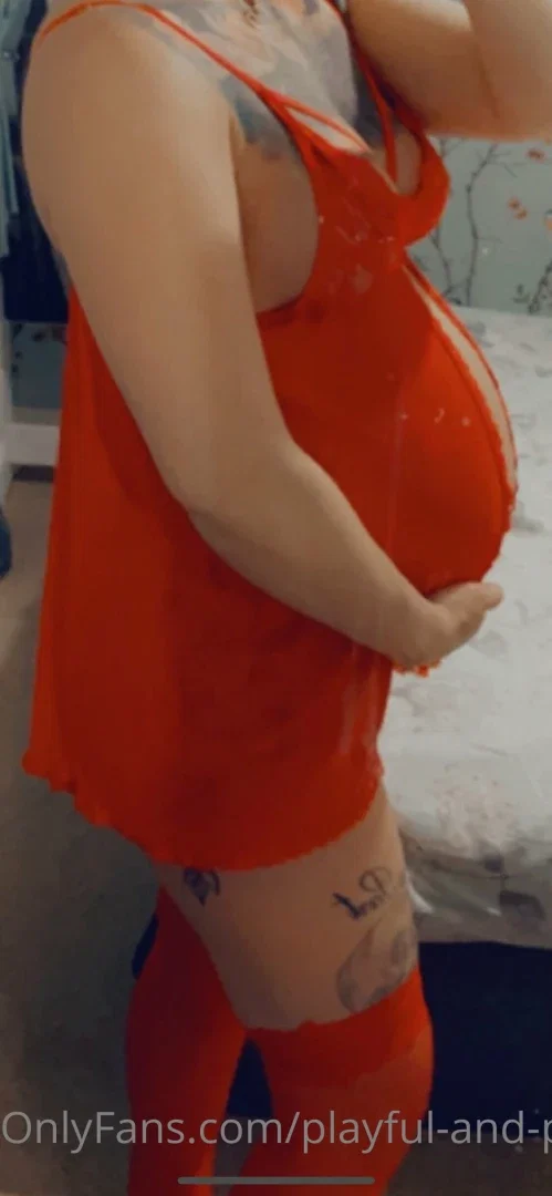 playful-and-pregnant