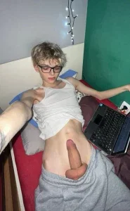 adamhrvth1