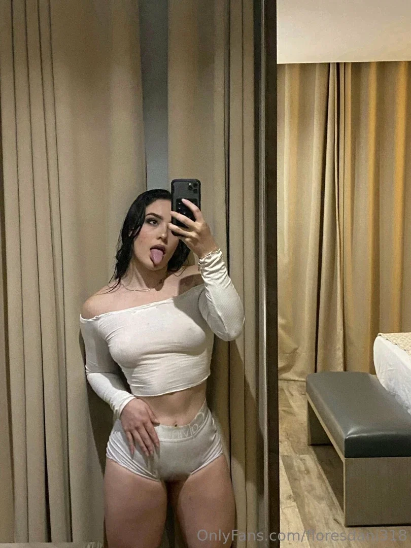 A candid shot of Daniela Flores exposed