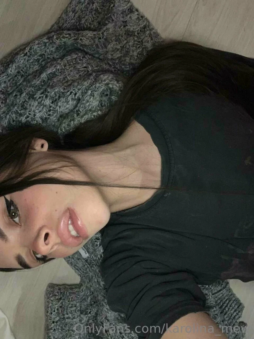 karolina_mew