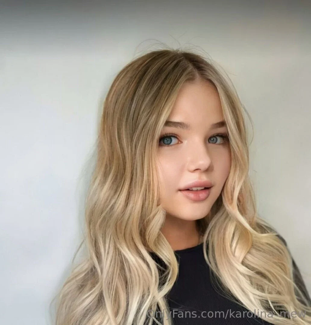 karolina_mew