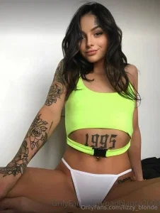 lizzy_blonde