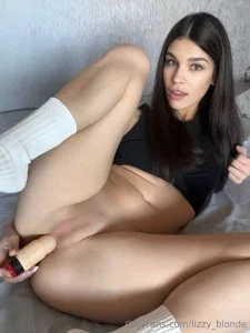 lizzy_blonde
