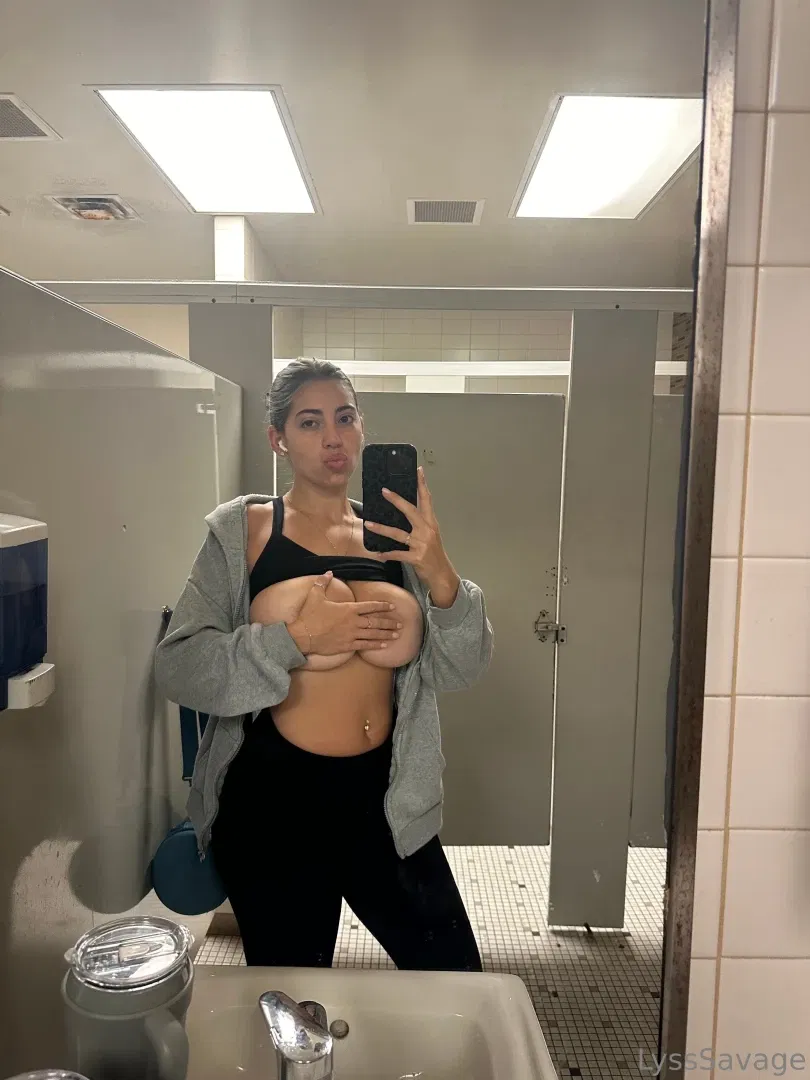 lysssavage Leaked photo 19353208 - Leakedzone